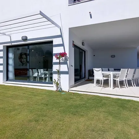 Nazules Apartment *
